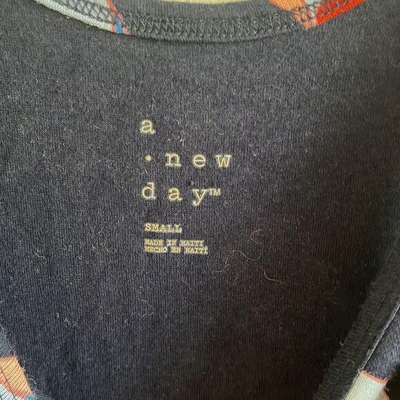 🌼3/$15🌼 a new day tank top - Picture 3 of 8